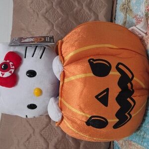 Hello Kitty in Orange Pumpkin Costume